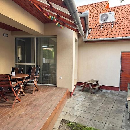 K33 Apartment Tiszaujvaros Exterior photo